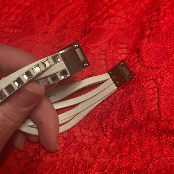 Cream Swarovski Wrap Bracelet - Picture 3 of 6